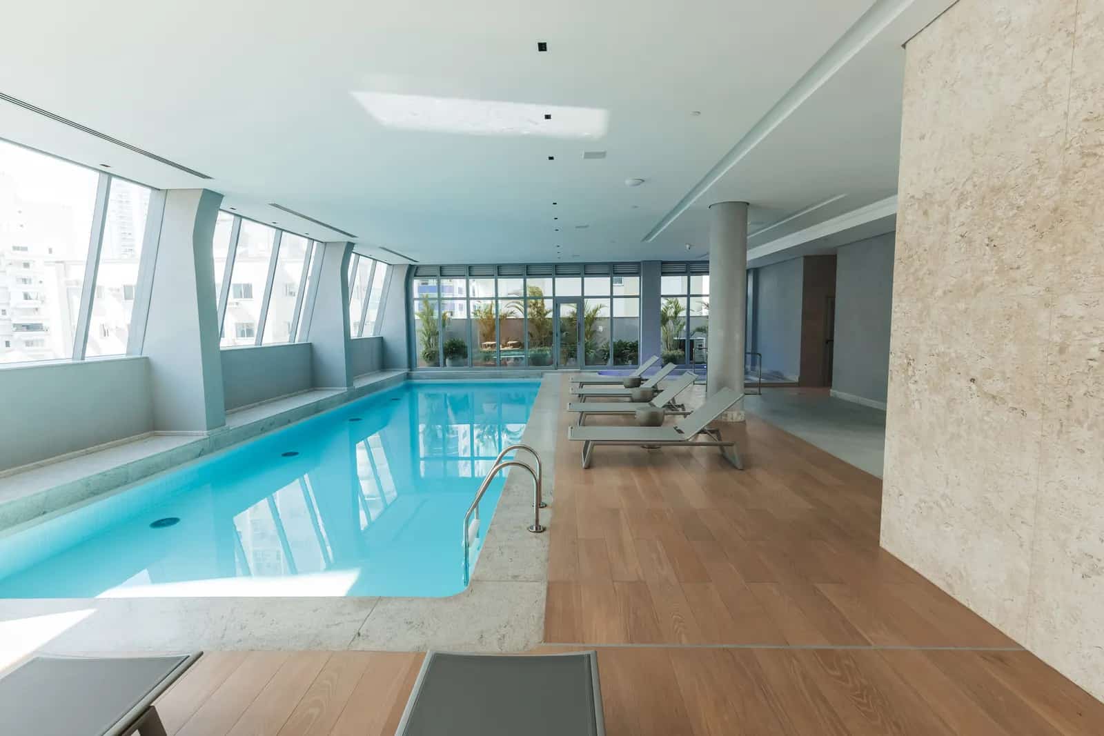 Piscinas cobertas aquecidas
